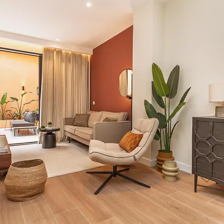 Modern And Luxurous
