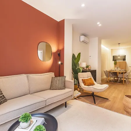 Modern And Luxurous Apartment *
