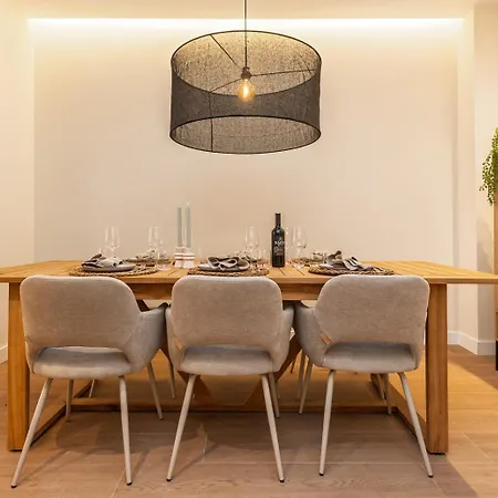 Modern And Luxurous Apartment