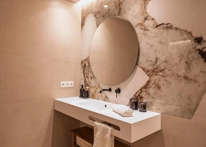 Saristays Luxe Touch Apartamento
